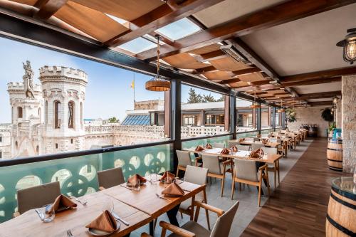 Étterem, Notre Dame Center Guest House near Szent Sír-templom