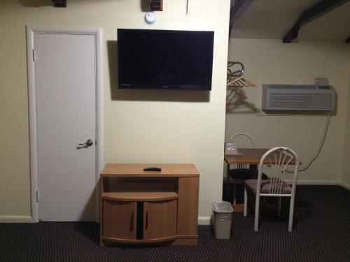 Blarney Inn - image 7