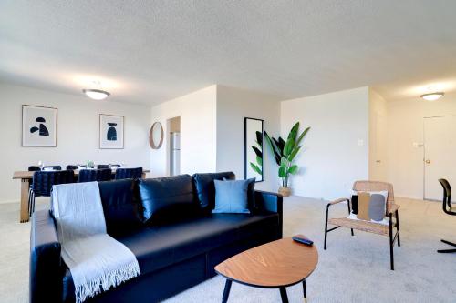 Modern & Spacious 2BR Apartment at Crystal city in Arlington, USA