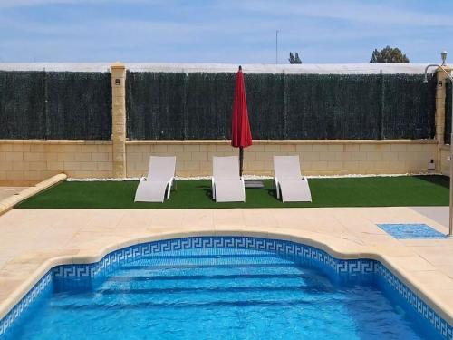 泳池, 位於安達盧西亞的寬敞度假別墅-有私人泳池 (Spacious Holiday Home in Andalucía with Private Pool) in 拉波勒拉
