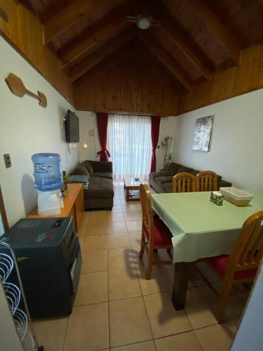 Cómoda casa a pasos de playa El Canelo