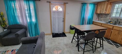 virtuve, Olivia's Island Serenity in Arnos Vale