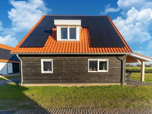Buitenkant, Detached villa with view, garden and privacy in Tholen