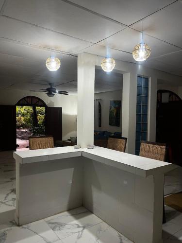 kuhinja, Newly Remodeled Villa Las Flores, 11 guests in La Laguna