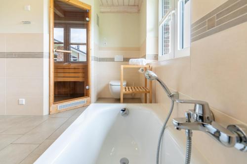 Salzwiese in 達格比爾