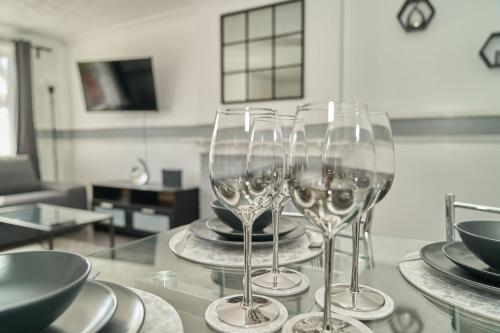 Large 5 Bed House -2 bath, Parking & Garden gîte à louer Castle Bromwich