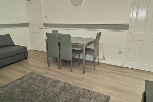 Large 5 Bed House -2 bath, Parking & Garden, Birmingham (fotografie 3)