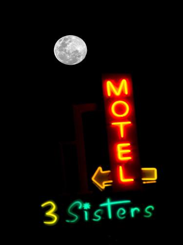 3 Sisters Motel