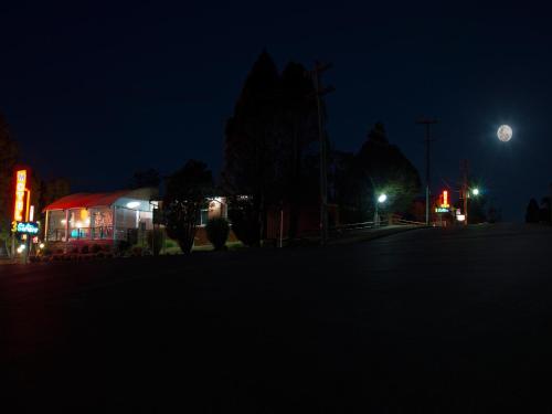 3 Sisters Motel