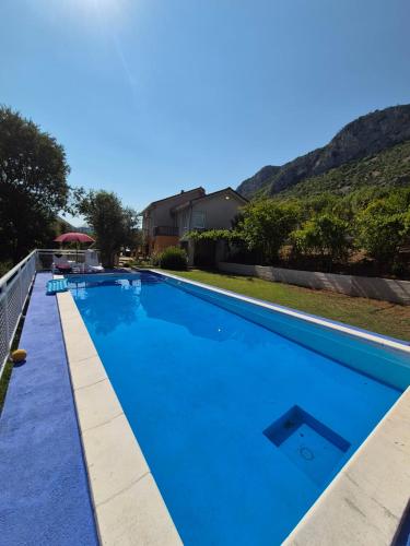 Vila Arapović, Maloševići 56 (Vila Arapovic, Malosevici 56) in ซิโตมิสลิซี