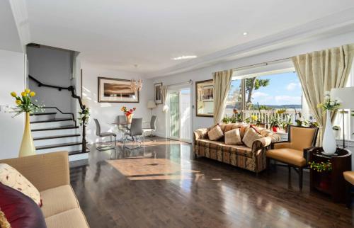 Luxury Bayview Retreat, 2 Private Rooms OR 1 Entire Apartment in Halifax (NS)