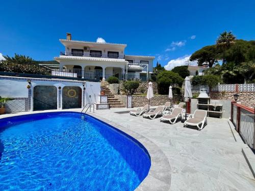 Villa Yolanda del Mar – khách sạn tại Rancho Domingo
