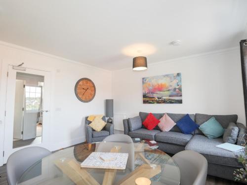 5 Johnstone House - image 13