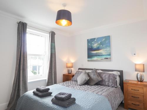 5 Johnstone House - image 11