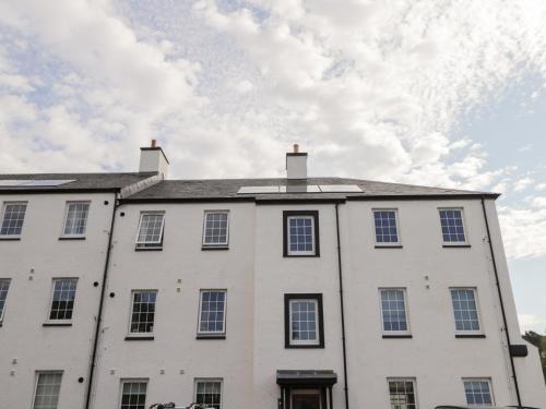 5 Johnstone House - image 10