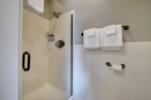 The Groveland Hotel - image 11