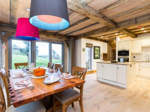 ทัศนียภาพภายนอกโรงแรม, Knock Old Castle in เซนต์ ฟิลแลนส์