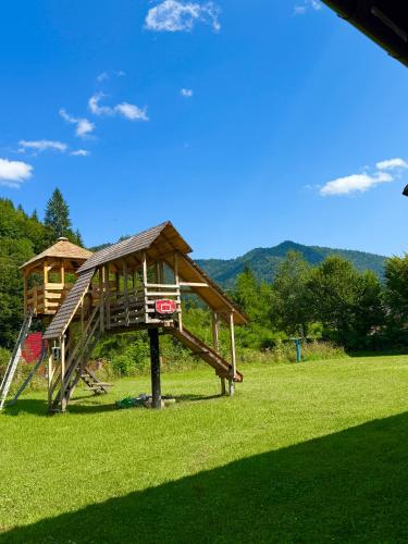 Cabana cu trofee in Schitu Tarcău