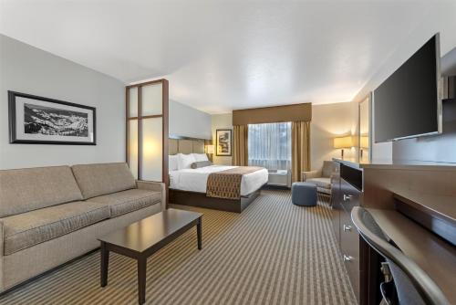 King Room with Sofa Bed - Non-Smoking