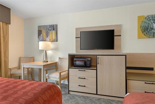 Best Western Vista Inn - image 9