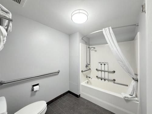 Quality Inn Crestview Near Eglin AFB - image 13