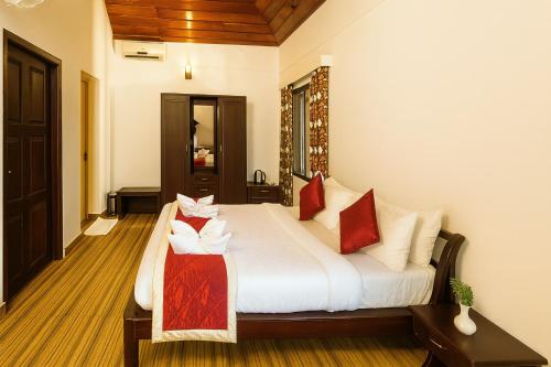 The Crescent Wayanad Heritage Pool Resort in Kolagapaara