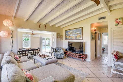 Ormond Beach Retreat Walk to Shore and Shops! in Ormond Beach, USA