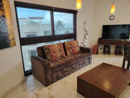 Beach Front - Ocean View 1 BR Condo with Terrace & Hughe Infinity Pool Heart of Playa del Carmen-El Faro Residental Surf 407, Playa del Carmen (zdjęcie 9)