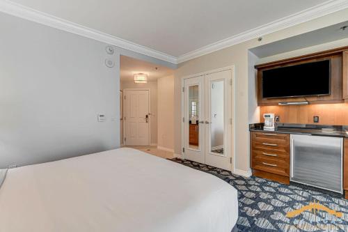 MGM Signature-22-711 Strip View Jacuzzi Studio, Лас-Вегас (фото 6)
