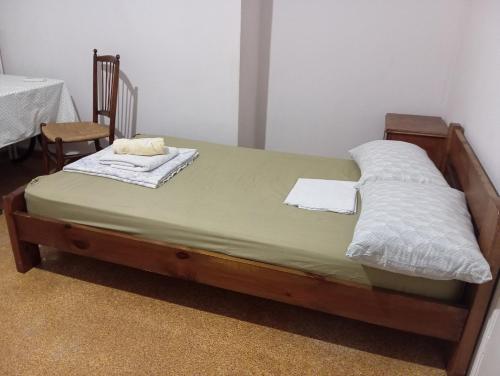 Room for 2 persons next to metro 5