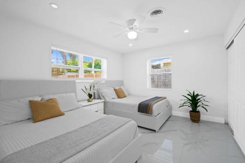 Pompano Gem, 1 mi to Beach & 12 Pickleball courts in Pompano Beach, USA