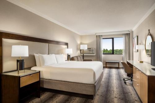 Crowne Plaza Edison by IHG in Edison, USA
