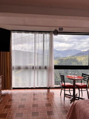 . Hotel la barranca 5