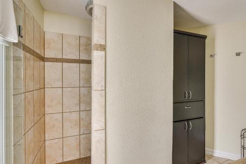 Lakefront Houston House-1 Mi to Space Center! - image 12