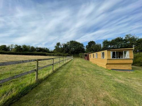 Upper Farm Lodge - Near Dartmoor walks in Whiddon Down