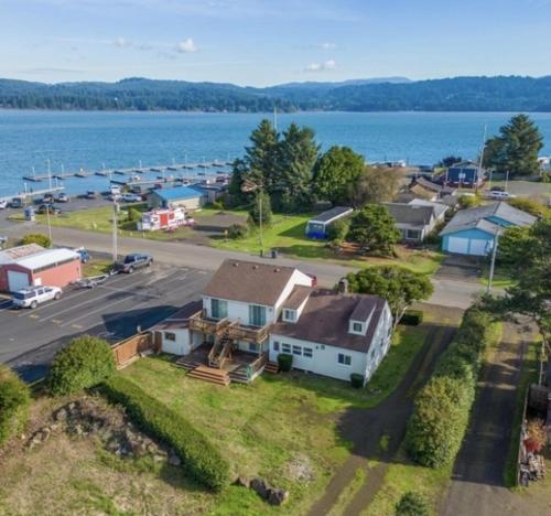 Coastal Happiness in วัลด์พอร์ต (OR)