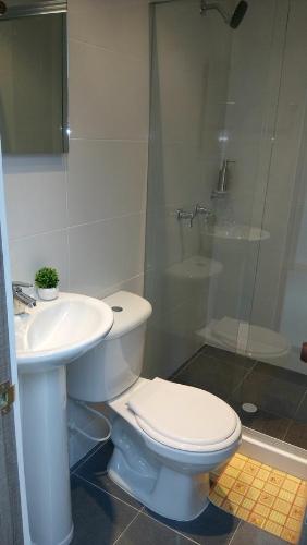 Single Room with Private External Bathroom image 10