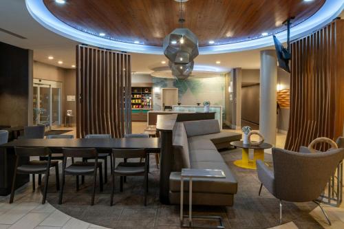 SpringHill Suites by Marriott Lake Charles - image 8