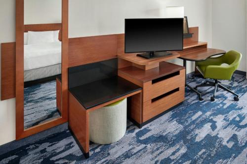 Fairfield Inn & Suites by Marriott Charlotte Airport - image 6