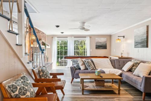 Steps to Beach Backyard Back Unit – khách sạn tại Biển Hampton