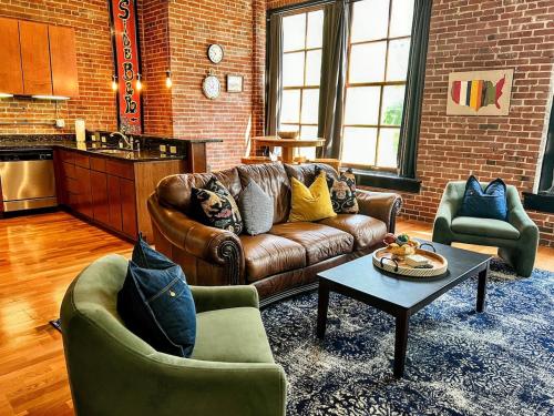 Denim Lofts-DWTN Loft Walk to Sports, Stadiums & Convention-2D