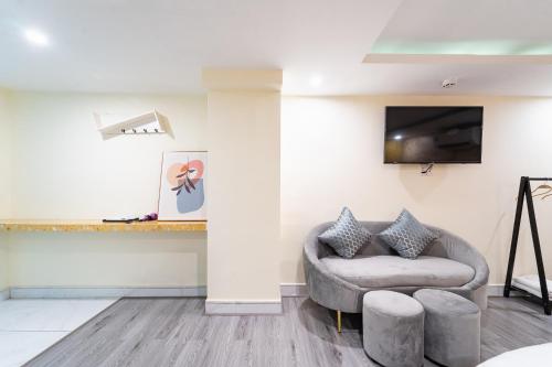 Townhouse Joy Inn Hotel - Near Etown - 편의 시설/서비스