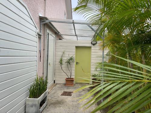 Between two rainbows in Entre Deux