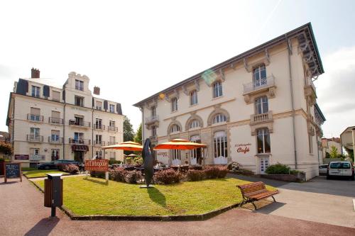 Hotels & Résidences - Le Metropole - Accommodation - Luxeuil-les-Bains