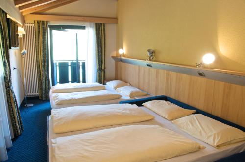 Alexander Charme Hotel - image 2