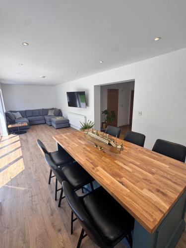 Létesítmények, Brentwood Essex Work and Family Accommodation with 4 Ensuites and Secure Parking in Észak-Brentwood