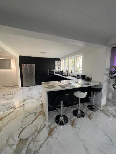 廚房, Apartamento Remodelado en Sabana Grande in Parroquia El Recreo