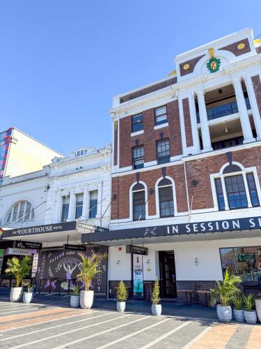 Exterior view, Courthouse Hotel in Darlinghurst