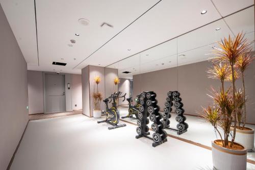 Rezen Estelle Hotel - East Nanjing Rd City Center - image 5