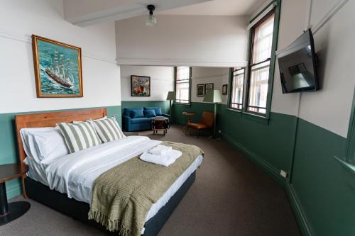 room detail thumbnail 0